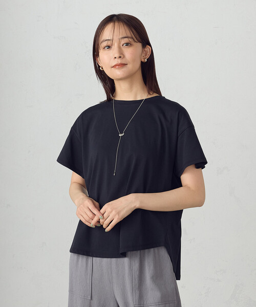 COMME CA ISM(コムサイズム)の「【接触冷感】バックタックTシャツ(Tシャツ/カットソー・レディース・ブルー/ブラック/ホワイト・LARGE/MEDIUM)」の2枚目の写真
