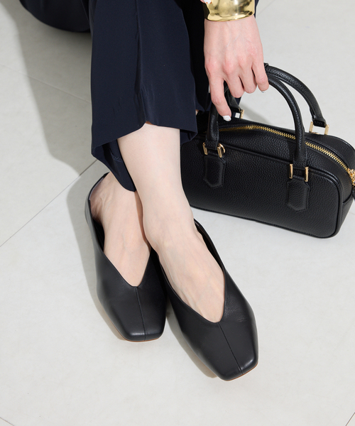 SLOBE IENA（スローブイエナ）の「SLOBE ソフトレザーフラットシューズ（パンプス・レディース・ブラック/ベージュ系その他・24.5cm/24cm/23.5cm/23cm/22.5cm）」の9枚目の写真