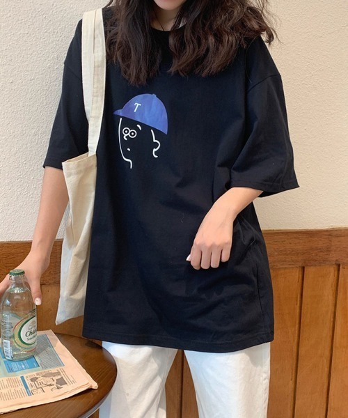 LETee(レティー)の「CAPボーイプリントティーシャツ(Tシャツ/カットソー・レディース・ブラック/ホワイト・FREE)」の1枚目の写真