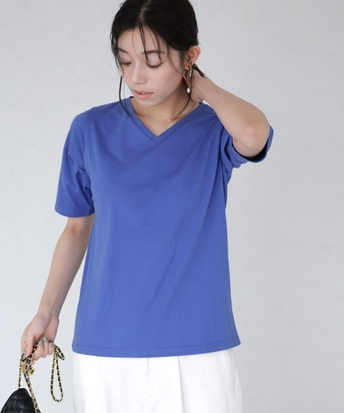 Pierrot(ピエロ)の「【骨格ストレートさんにオススメ】Vネック/五分袖ベーシックTシャツ(Tシャツ/カットソー・レディース・チャコール/オフホワイト/ブルー/ブラック・S/M/L)」の7枚目の写真