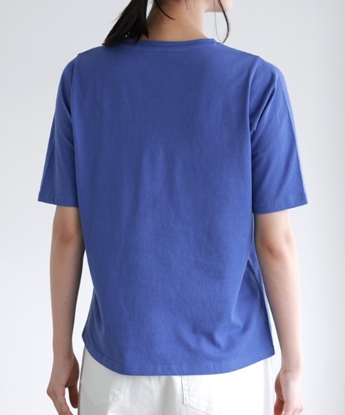 Pierrot(ピエロ)の「【骨格ストレートさんにオススメ】Vネック/五分袖ベーシックTシャツ(Tシャツ/カットソー・レディース・チャコール/オフホワイト/ブルー/ブラック・S/M/L)」の19枚目の写真