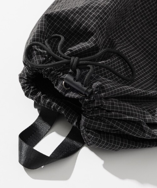 UMBRO(アンブロ)の「UMBRO/アンブロ SP Packable Bag /別注 パッカブル バッグ/チェック(バックパック/リュック・メンズ・ブラック/ベージュ・ONE SIZE)」の6枚目の写真