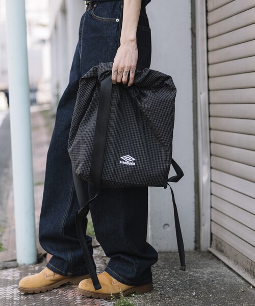 UMBRO(アンブロ)の「UMBRO/アンブロ SP Packable Bag /別注 パッカブル バッグ/チェック(バックパック/リュック・メンズ・ブラック/ベージュ・ONE SIZE)」の18枚目の写真