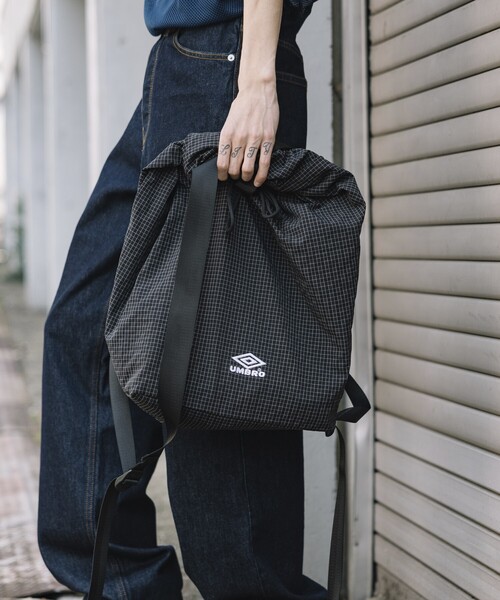 UMBRO(アンブロ)の「UMBRO/アンブロ SP Packable Bag /別注 パッカブル バッグ/チェック(バックパック/リュック・メンズ・ブラック/ベージュ・ONE SIZE)」の19枚目の写真