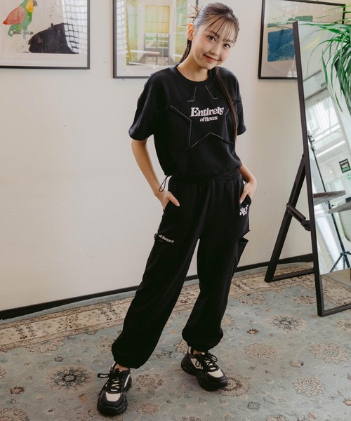 ANAP GｉRL（アナップガール）の「ダメージ加工 星ワッペン クロップド トップス（Tシャツ/カットソー・キッズ・カーキ/ブラック/ライトグレー・XS/S/M）」の22枚目の写真