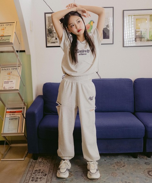 ANAP GｉRL（アナップガール）の「ダメージ加工 星ワッペン クロップド トップス（Tシャツ/カットソー・キッズ・カーキ/ブラック/ライトグレー・XS/S/M）」の12枚目の写真