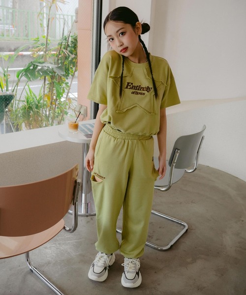 ANAP GｉRL（アナップガール）の「ダメージ加工 星ワッペン クロップド トップス（Tシャツ/カットソー・キッズ・カーキ/ブラック/ライトグレー・XS/S/M）」の14枚目の写真