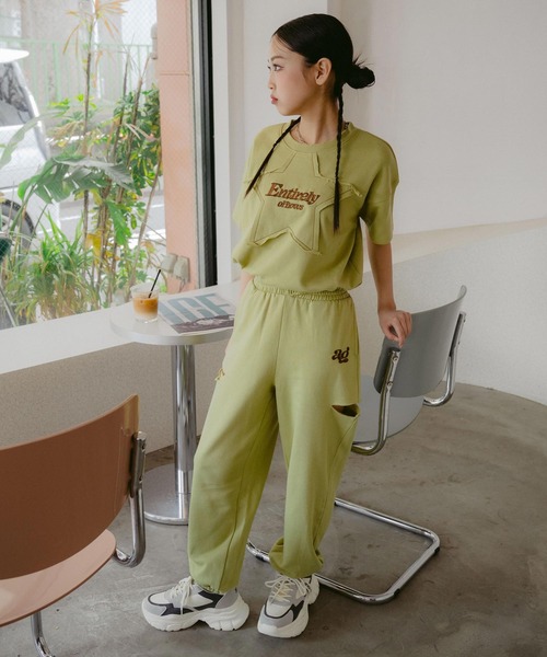 ANAP GｉRL（アナップガール）の「ダメージ加工 星ワッペン クロップド トップス（Tシャツ/カットソー・キッズ・カーキ/ブラック/ライトグレー・XS/S/M）」の15枚目の写真