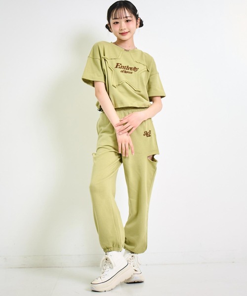 ANAP GｉRL（アナップガール）の「ダメージ加工 星ワッペン クロップド トップス（Tシャツ/カットソー・キッズ・カーキ/ブラック/ライトグレー・XS/S/M）」の5枚目の写真