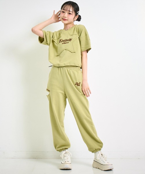 ANAP GｉRL（アナップガール）の「ダメージ加工 星ワッペン クロップド トップス（Tシャツ/カットソー・キッズ・カーキ/ブラック/ライトグレー・XS/S/M）」の6枚目の写真