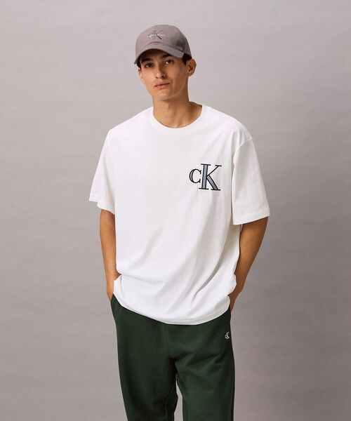 [ ] バーシティークルーネック Tシャツ ★大人気★ ユニセックス】20s バーシティ ロゴパッチ クルーネックTシャツ