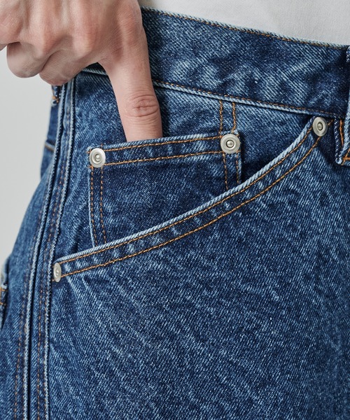 NVRFRGT（ネヴァーフォーゲット）の「別注 3D TWISTED JORTS（デニムパンツ・メンズ・ブラック/インディゴブルー・1/2）」の17枚目の写真