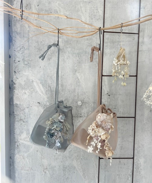 m.soeur（エムスール）の「メッシュ素材の巾着バッグ（ハンドバッグ・レディース・グレー/ピンク・FREE）」の9枚目の写真