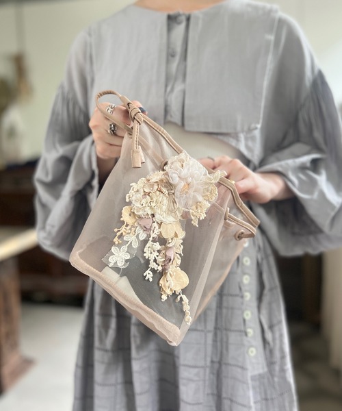 m.soeur（エムスール）の「メッシュ素材の巾着バッグ（ハンドバッグ・レディース・グレー/ピンク・FREE）」の8枚目の写真