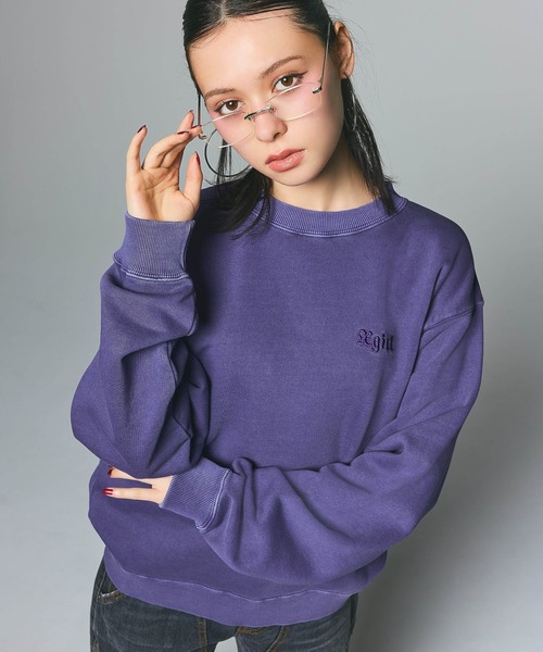 X-girl（エックスガール）の「LOGO PATCH PIGMENT DYED CREWNECK SWEAT 