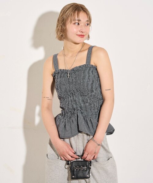 WHO'S WHO gallery（フーズフーギャラリー）の「シャーリングビスチェ（その他トップス・レディース・ブラック/ブラウン/グリーン・FREE）」の4枚目の写真