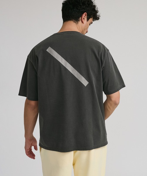 Saturdays NYC（サタデーズ ニューヨークシティ ）の「Slash Pigment Relax SS Tee（Tシャツ/カットソー・メンズ・ブラック/オフホワイト/オリーブ・L/M/S/XL/X-SMALL）」の3枚目の写真