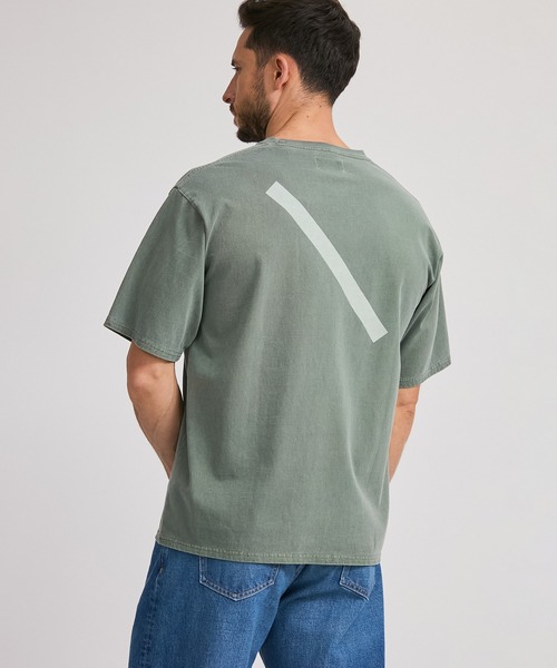 Saturdays NYC（サタデーズ ニューヨークシティ ）の「Slash Pigment Relax SS Tee（Tシャツ/カットソー・メンズ・ブラック/オフホワイト/オリーブ・L/M/S/XL/X-SMALL）」の6枚目の写真