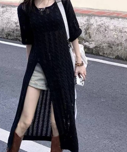 Per sist ence(パーシエンス)の「透かし編みケーブルニットスリットワンピース(ワンピース・レディース・アイボリー/ブラック・ONE SIZE)」の2枚目の写真