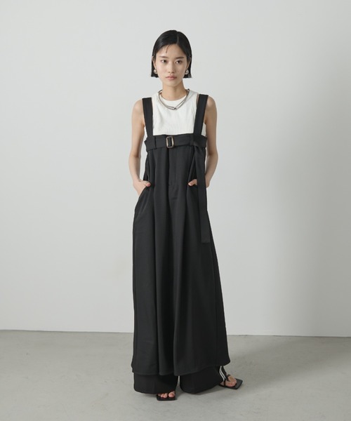 AIC.（エーアイシー）の「ベルトデザインロングジャンスカ（ジャンパースカート・レディース・ブラック/グレイッシュベージュ・FREE）」の5枚目の写真