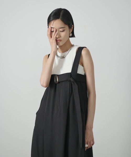 AIC.（エーアイシー）の「ベルトデザインロングジャンスカ（ジャンパースカート・レディース・ブラック/グレイッシュベージュ・FREE）」の13枚目の写真