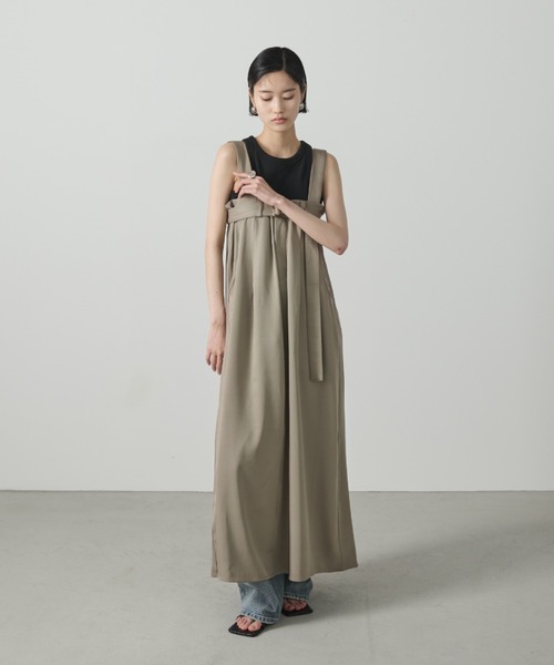AIC.（エーアイシー）の「ベルトデザインロングジャンスカ（ジャンパースカート・レディース・ブラック/グレイッシュベージュ・FREE）」の19枚目の写真
