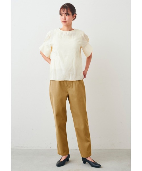 IEDIT（イディット）の「ＩＥＤＩＴ　フラワー柄が華やか　コットンジャカード素材のふんわり袖Ｔブラウス（シャツ/ブラウス・レディース・オフホワイト/ピンク・3L/LL/L/M/4L/S）」の3枚目の写真