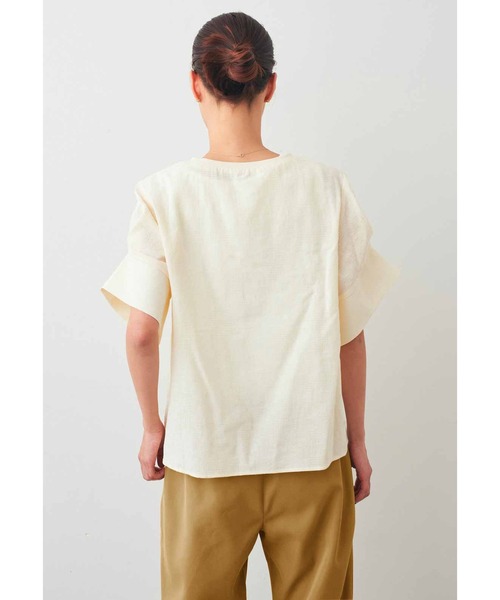 IEDIT（イディット）の「ＩＥＤＩＴ　フラワー柄が華やか　コットンジャカード素材のふんわり袖Ｔブラウス（シャツ/ブラウス・レディース・オフホワイト/ピンク・3L/LL/L/M/4L/S）」の6枚目の写真