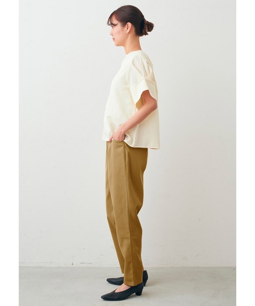 IEDIT（イディット）の「ＩＥＤＩＴ　フラワー柄が華やか　コットンジャカード素材のふんわり袖Ｔブラウス（シャツ/ブラウス・レディース・オフホワイト/ピンク・3L/LL/L/M/4L/S）」の4枚目の写真