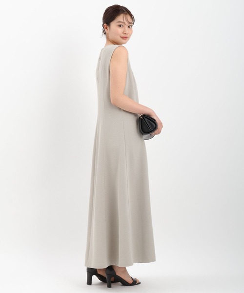 Andemiu（アンデミュウ）の「カットノースリーブワンピース572030（ワンピース・レディース・グレー/モカ/ブラック・FREE）」の9枚目の写真