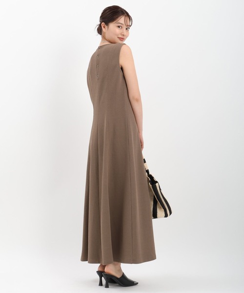 Andemiu（アンデミュウ）の「カットノースリーブワンピース572030（ワンピース・レディース・グレー/モカ/ブラック・FREE）」の12枚目の写真