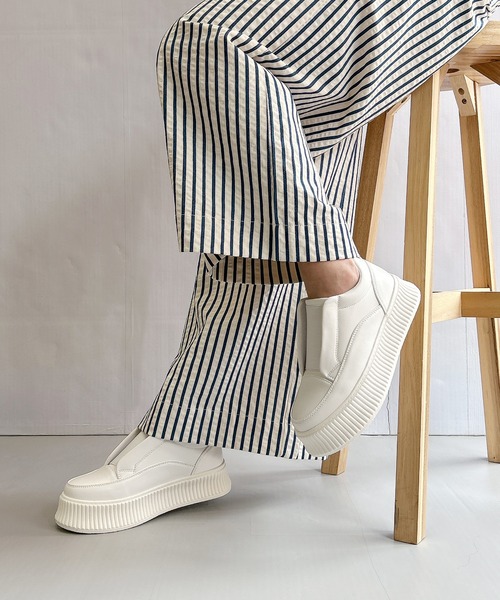 セール】極ふわ 厚底フラットソール 甲ゴムスリッポンスニーカー【2025