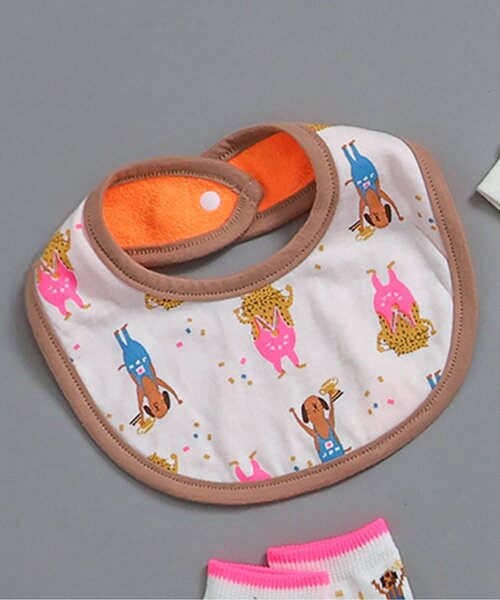 BREEZE（ブリーズ）の「バラエティリバーシブルスタイ マイファーストブリーズ（スタイ/よだれかけ・キッズ・ラベンダー/チャコール/ピンク/グリーン/ブラウン/オフホワイト/ブルー/アイボリー・80）」の2枚目の写真