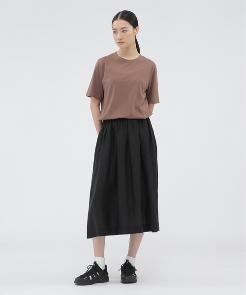 MARGARET HOWELL（マーガレットハウエル）の「BASIC COTTON JERSEY（Tシャツ/カットソー・レディース・ホワイト/モカ/ネイビー・2）」の4枚目の写真