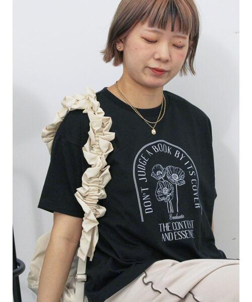 ehka sopo(エヘカソポ)の「花プリントTシャツ(Tシャツ/カットソー・レディース・ピンク/ブラック/オフホワイト/キナリ・F)」の4枚目の写真