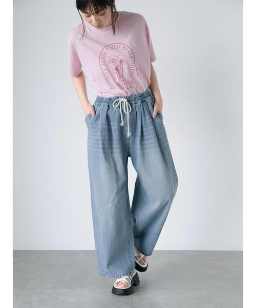 ehka sopo(エヘカソポ)の「花プリントTシャツ(Tシャツ/カットソー・レディース・ピンク/ブラック/オフホワイト/キナリ・F)」の7枚目の写真