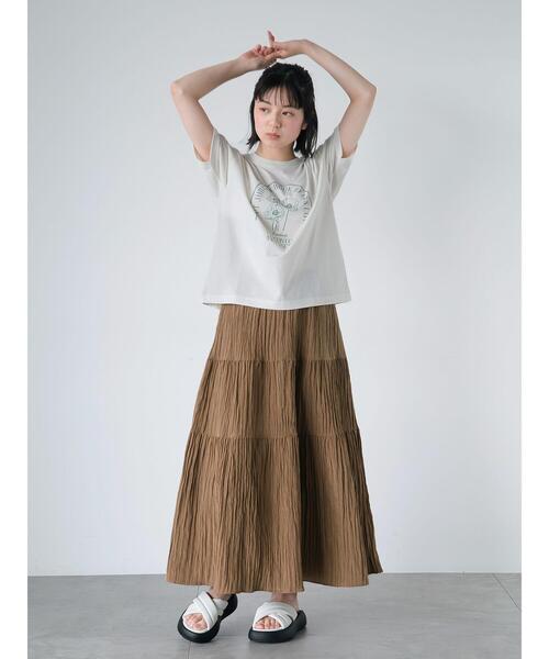 ehka sopo(エヘカソポ)の「花プリントTシャツ(Tシャツ/カットソー・レディース・ピンク/ブラック/オフホワイト/キナリ・F)」の11枚目の写真