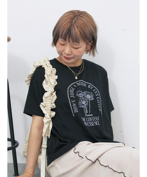 ehka sopo(エヘカソポ)の「花プリントTシャツ(Tシャツ/カットソー・レディース・ピンク/ブラック/オフホワイト/キナリ・F)」の12枚目の写真