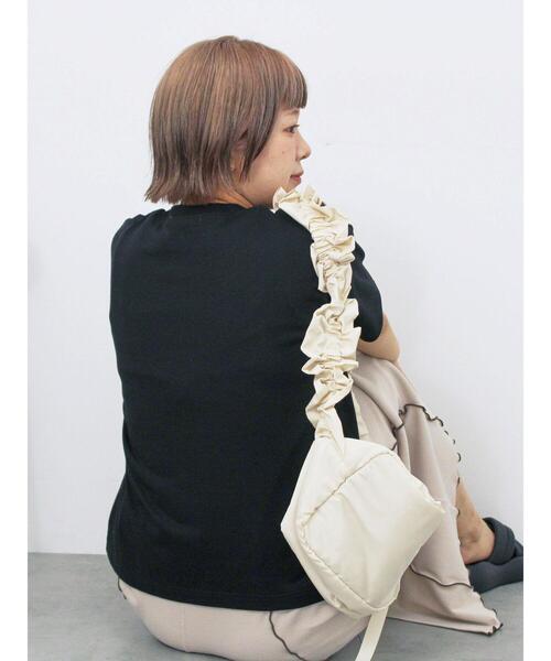 ehka sopo(エヘカソポ)の「花プリントTシャツ(Tシャツ/カットソー・レディース・ピンク/ブラック/オフホワイト/キナリ・F)」の14枚目の写真