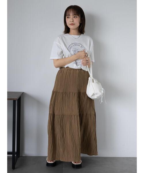 ehka sopo(エヘカソポ)の「花プリントTシャツ(Tシャツ/カットソー・レディース・ピンク/ブラック/オフホワイト/キナリ・F)」の22枚目の写真