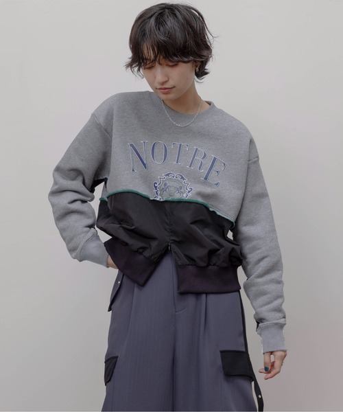 Eimee Law（エイミーロウ）の「リメイクロゴ ファスナースリット トップス（Tシャツ/カットソー・レディース・グレー/スミクロ/アイボリー・FREE）」の2枚目の写真