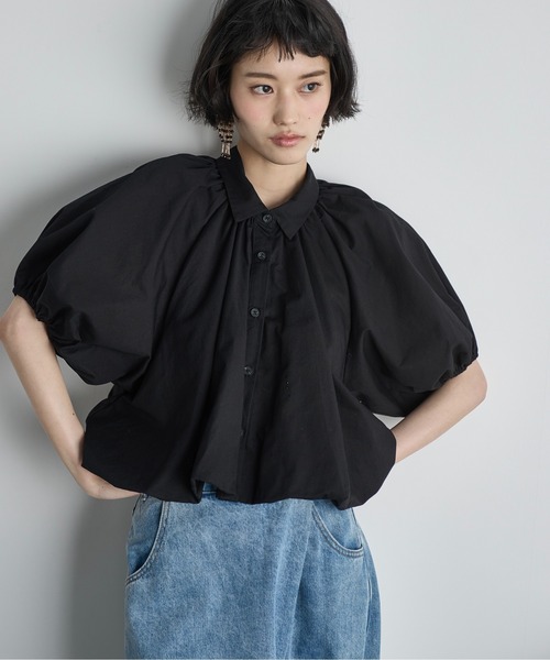新品未使用⭐︎emm アイボリー・ブラック バルーンスリーブトップス THE YOn（ザヨン）の「バルーンヘムドルマンスリーブクロップド
