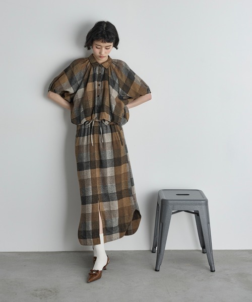 THE YOn(ザヨン)の「バルーンヘムドルマンスリーブクロップドシャツ(シャツ/ブラウス・レディース・ブラック/アイボリー/チェック・FREE)」の18枚目の写真