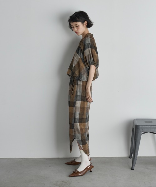 THE YOn(ザヨン)の「バルーンヘムドルマンスリーブクロップドシャツ(シャツ/ブラウス・レディース・ブラック/アイボリー/チェック・FREE)」の19枚目の写真