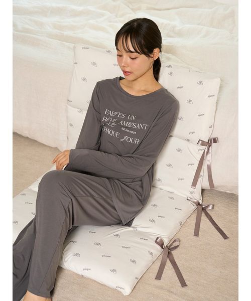 gelato pique Sleep（ジェラートピケスリープ）の「【ONLINE限定】【Sleep】モノグラム柄 ごろ寝クッション（クッション/クッションカバー・レディース・ピンク/アイボリー・F）」の7枚目の写真