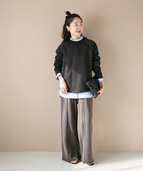 le.coeur blanc(ルクールブラン)の「バックジップボンディングトップス(Tシャツ/カットソー・レディース・モカ/ブラック/アイボリー・38)」の4枚目の写真