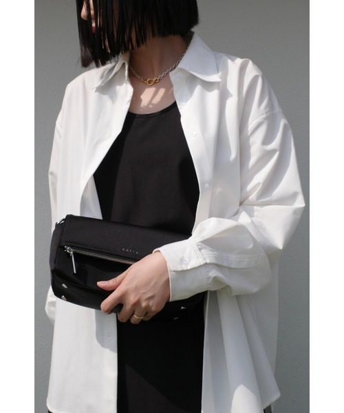 EDITA.（エディータ）の「Triangle flap pocket bag 2WAY / ペットボトル収納可（ショルダーバッグ・レディース・ブラック/クリーム・FREE）」の4枚目の写真