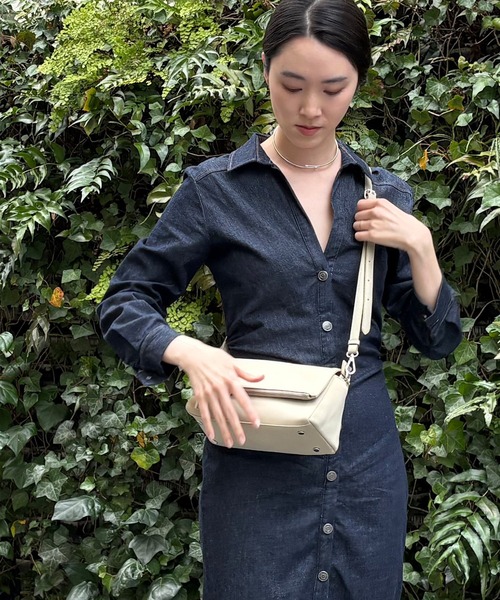 EDITA.（エディータ）の「Triangle flap pocket bag 2WAY / ペットボトル収納可（ショルダーバッグ・レディース・ブラック/クリーム・FREE）」の9枚目の写真