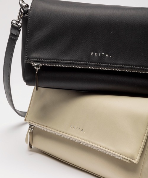 EDITA.（エディータ）の「Triangle flap pocket bag 2WAY / ペットボトル収納可（ショルダーバッグ・レディース・ブラック/クリーム・FREE）」の11枚目の写真