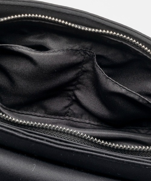 EDITA.（エディータ）の「Triangle flap pocket bag 2WAY / ペットボトル収納可（ショルダーバッグ・レディース・ブラック/クリーム・FREE）」の19枚目の写真